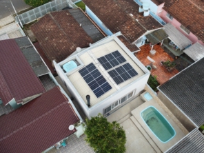 Foto de Bluebird Solar em Porto Alegre, RS por Solutudo