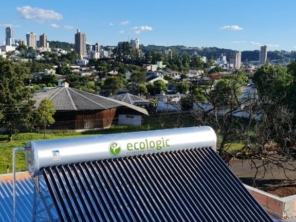 Foto de Adonai Solar em Porto Alegre, RS por Solutudo