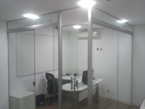 Foto de Design Plano Vidraçaria em Taboão da Serra, SP por Solutudo