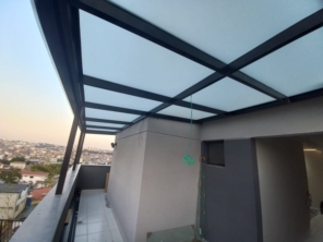 Foto de Design Plano Vidraçaria em Taboão da Serra, SP por Solutudo