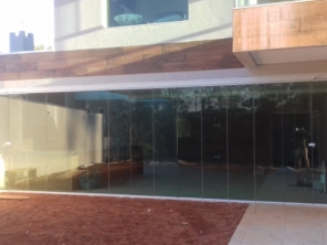 Foto de Design Plano Vidraçaria em Taboão da Serra, SP por Solutudo