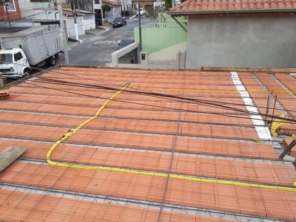 Foto de Trindade Reforma e Construção em Botucatu, SP por Solutudo