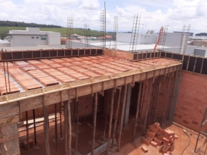 Foto de Tudo Construções e Reformas em Botucatu, SP por Solutudo