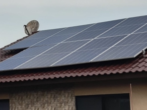Foto de Pizom Solar em Fazenda Rio Grande, PR por Solutudo