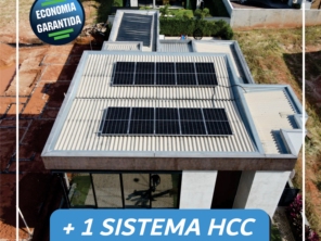 Foto de HCC Energia Solar em Ninho Verde II Eco Residence, SP por Solutudo