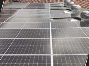 Foto de ENERGIA SOLAR PORTTE em Curitiba, PR por Solutudo