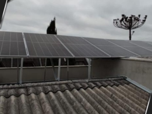 Foto de ENERGIA SOLAR PORTTE em Curitiba, PR por Solutudo