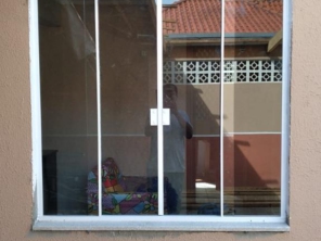 Foto de Vidraçaria Diretriz em Curitiba, PR por Solutudo