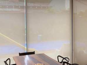 Foto de Casa Bella FSA Cortinas e Piso Vinilico Ltda em Feira de Santana, BA por Solutudo