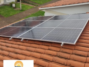 Foto de ÉFácil Solar - Energia Fotovoltaica em Araxá, MG por Solutudo