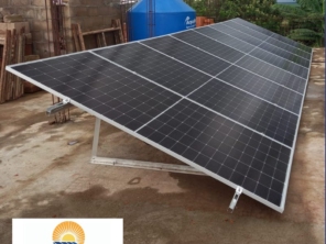 Foto de ÉFácil Solar - Energia Fotovoltaica em Araxá, MG por Solutudo