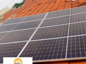 Foto de ÉFácil Solar - Energia Fotovoltaica em Araxá, MG por Solutudo