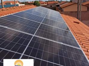 Foto de ÉFácil Solar - Energia Fotovoltaica em Araxá, MG por Solutudo