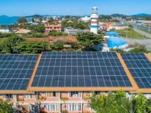 Foto de Complac Energia Solar em Jaraguá do Sul, SC por Solutudo