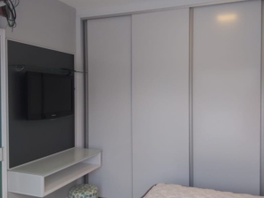 Foto de Infinity Decor Móveis Planejados em Alumínio em Peruíbe, SP por Solutudo