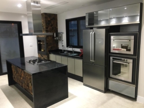 Foto de Infinity Decor Móveis Planejados em Alumínio em Peruíbe, SP por Solutudo