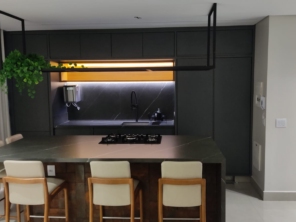 Foto de Portico Interiores em Goiânia, GO por Solutudo