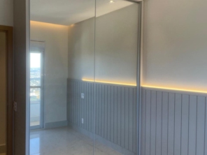 Foto de Portico Interiores em Goiânia, GO por Solutudo