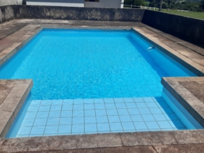 Foto de RS - Piscina em Botucatu, SP por Solutudo