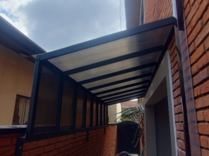 Foto de Innova Toldos e Coberturas em Botucatu, SP por Solutudo