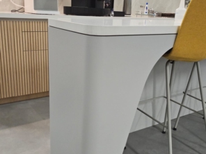 Trabalho realizado na Mccain em SP, em parceria com a Befive Engenharia. Móveis modelados em Fórmica e MDF Carvalho Poro