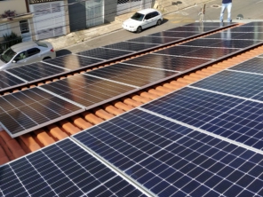 Foto de Plaza Energia Solar em Itupeva, SP por Solutudo