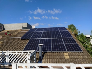 Foto de Plaza Energia Solar em Itupeva, SP por Solutudo