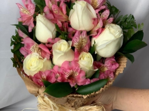 Foto de Flor de Lis - Floricultura e Presentes em Santa Cruz do Rio Pardo, SP por Solutudo