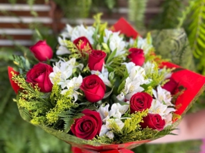 Foto de Flor de Lis - Floricultura e Presentes em Santa Cruz do Rio Pardo, SP por Solutudo