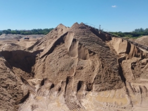 Foto de Campos Areia e Pedra em Jundiaí, SP por Solutudo