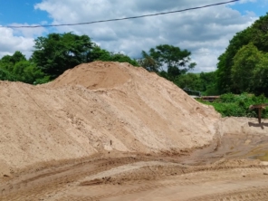 Foto de Campos Areia e Pedra em Jundiaí, SP por Solutudo