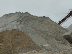 Foto de Campos Areia e Pedra em Jundiaí, SP por Solutudo