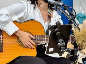 Foto de Raphaela Lopes - Musicista e Musicoterapeuta em Piscamba, MG por Solutudo