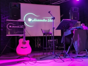 Foto de Alessandro Silva - Voz e violão - Cantor em Santa Cruz do Rio Pardo, SP por Solutudo