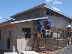 Foto de CONSTRU-TEC CASA PRE FABRICADA em Santa Cruz do Rio Pardo, SP por Solutudo