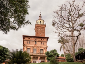 Foto de Castelo Furlani em Pederneiras, SP por Solutudo