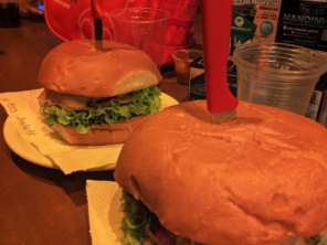 Foto de Brothers Burguer em Itápolis, SP por Solutudo