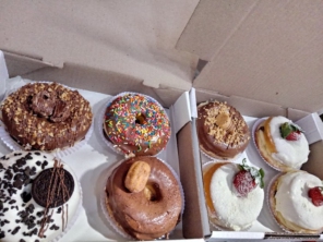 Foto de Deu Donuts em Santa Cruz do Rio Pardo, SP por Solutudo