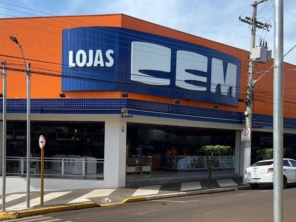 Foto de Lojas CEM F163 em Pederneiras, SP por Solutudo