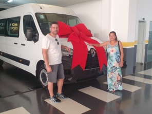 Foto de Cássio e Márcia Transporte Escolar em Sertãozinho, SP por Solutudo