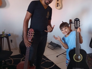 Foto de Espaço musical Tiago Santana Guitar em Pederneiras, SP por Solutudo