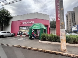 Foto de Drogasil em Santa Cruz do Rio Pardo, SP por Solutudo
