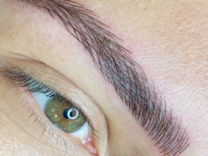 Foto de Márcia Guimarães Estética e Micropigmentação em Goiatuba, GO por Solutudo