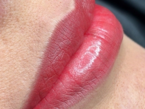 Foto de Márcia Guimarães Estética e Micropigmentação em Goiatuba, GO por Solutudo