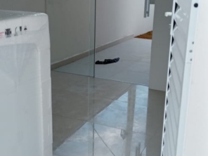 Foto de Joel Pereira Silva Construtor em Ninho Verde I Eco Residence, SP por Solutudo
