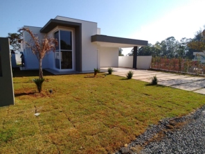 Foto de Joel Pereira Silva Construtor em Ninho Verde I Eco Residence, SP por Solutudo