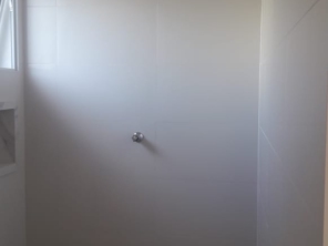 Foto de Joel Pereira Silva Construtor em Ninho Verde I Eco Residence, SP por Solutudo