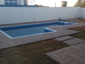 Foto de Joel Pereira Silva Construtor em Ninho Verde I Eco Residence, SP por Solutudo