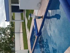 Foto de Joel Pereira Silva Construtor em Ninho Verde I Eco Residence, SP por Solutudo