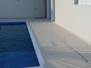Foto de Joel Pereira Silva Construtor em Ninho Verde I Eco Residence, SP por Solutudo